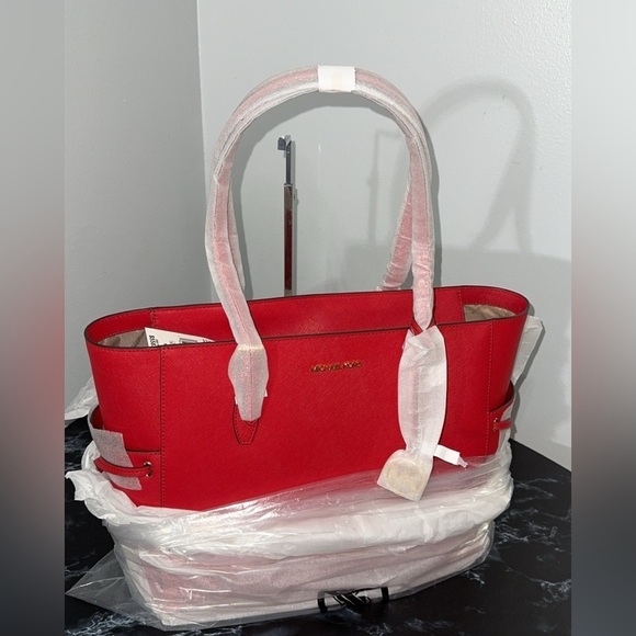 MICHAEL KORS Handbag Gilly Large Saffiano Leather Tote Bag in Red AUTHENTIC NWT - Picture 4 of 8